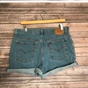 Levi Signature Mom vintage jean shorts
